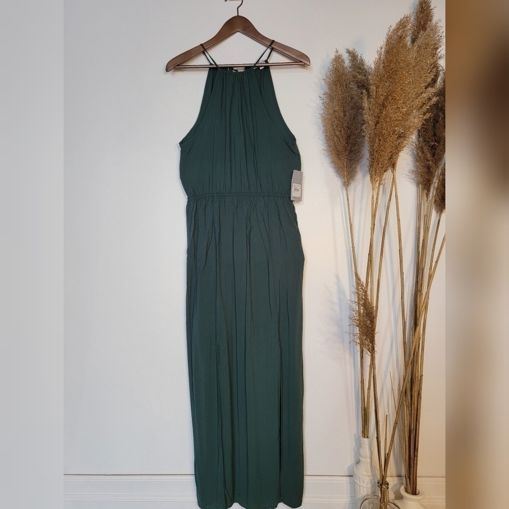 Nordstrom Rack green maxi dress. Velvet Torch. "XL" but fits like small. Slits.